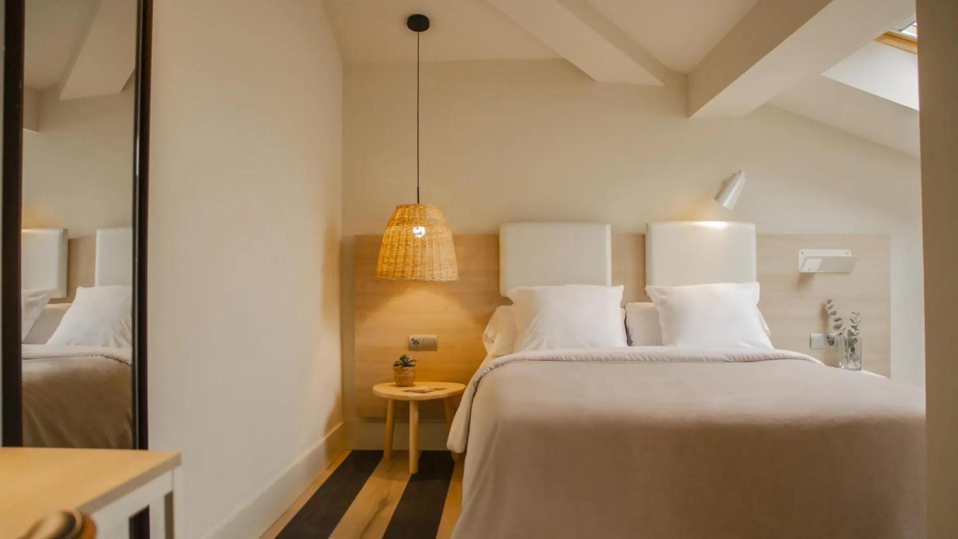 **  Hotel Bilbao Jardines España