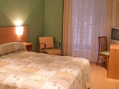 Hotel Bilbao Jardines