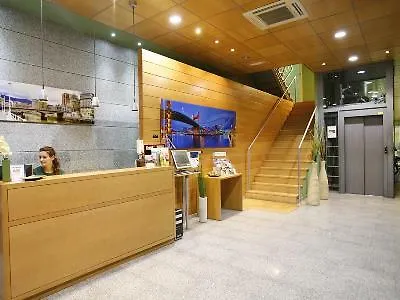 **  Hotel Bilbao Jardines España